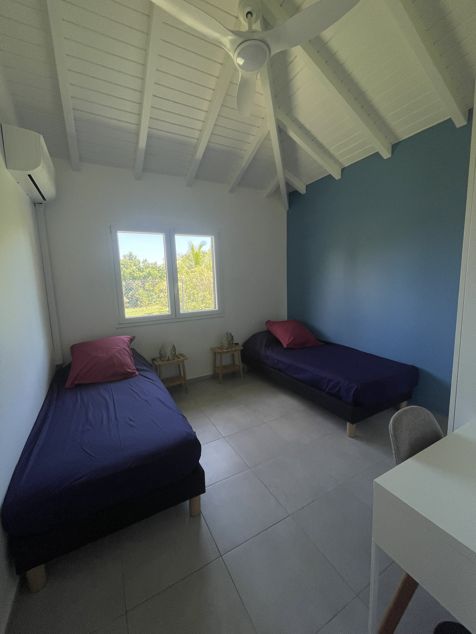 Chambre avec deux lits simples – Villa Kanisi 1, location villa Baie-Mahault