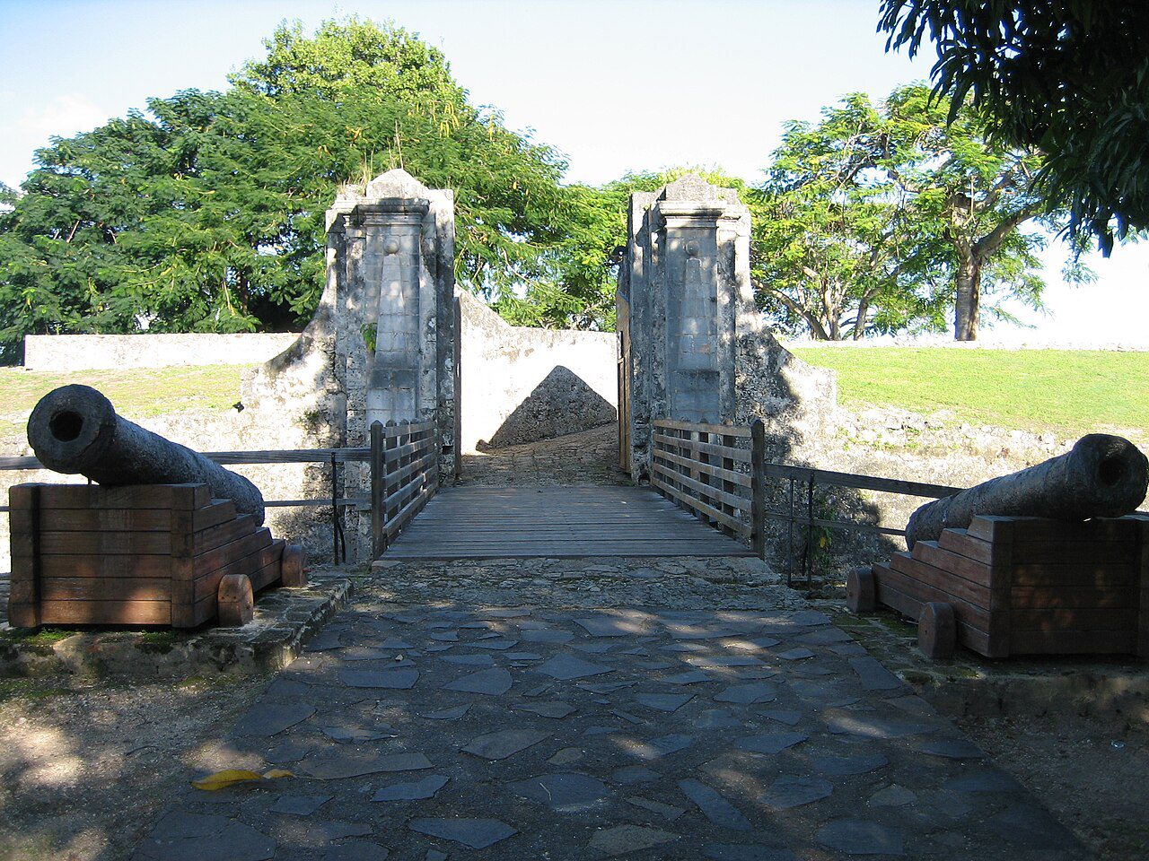 Entrance to Fort Fleur d'Épée in Le Gosier, with its period cannons